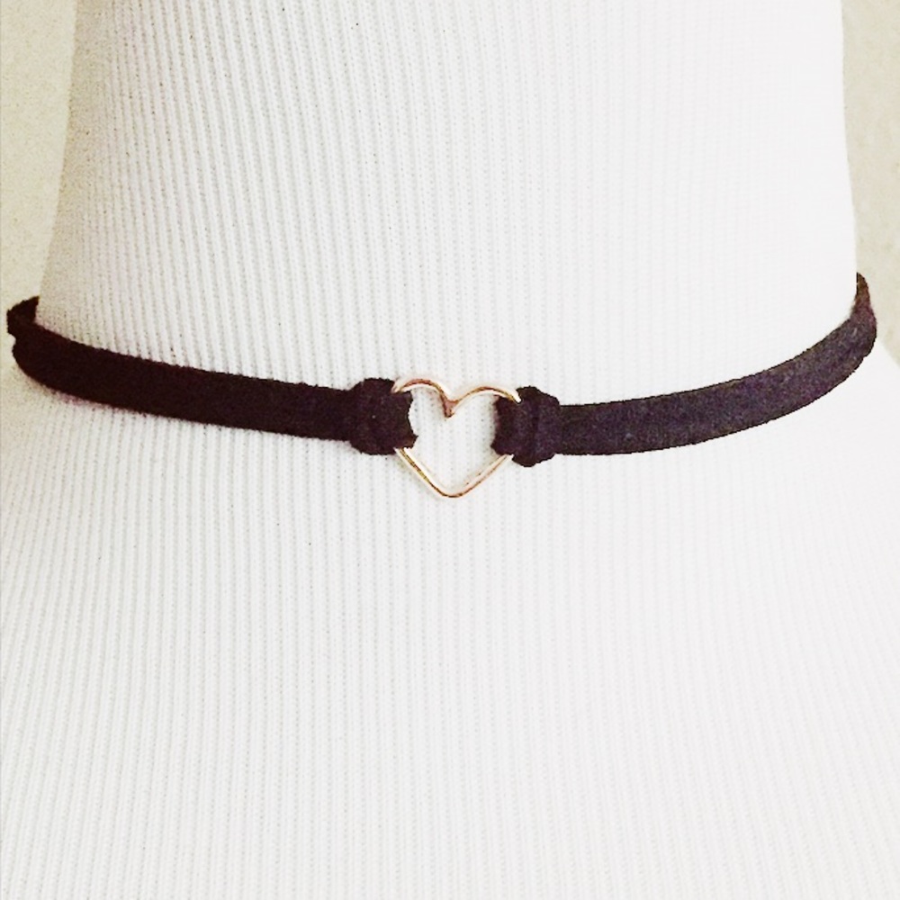 💖4/$25 Dainty Faux Suede Choker W/ Heart Charm - Picture 5 of 5